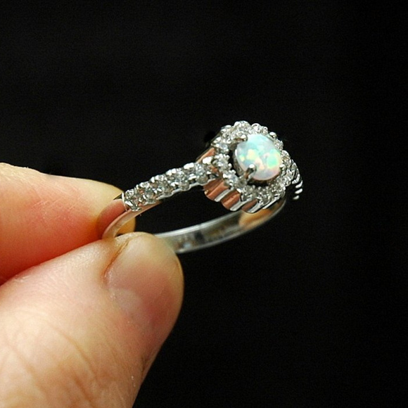 Round Sterling Silver Opal Ring ⭐️ - Picture 5 of 5